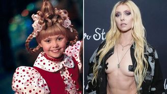 Poznáte tuhle holku? Z roztomilé copaté Cindy Lou ze slavného Grinche se vyklubala divoká rockerka Poznáte tuhle holku? Z roztomilé copaté Cindy Lou ze slavného Grinche se vyklubala divoká rockerka