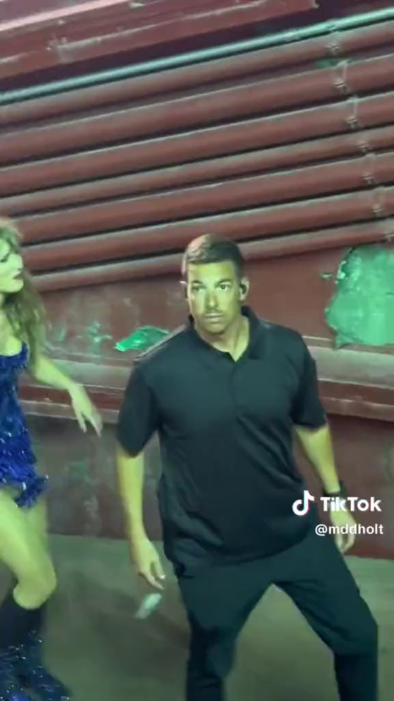 Taylor Swift se svým bodyguardem, co šel bojovat do Izraele