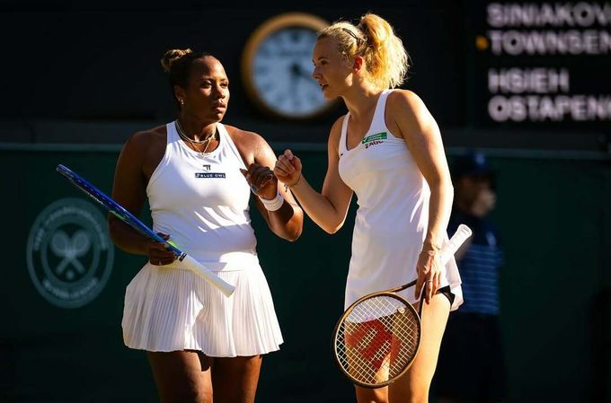 Srovnání s legendární Navrátilovou: Siniaková ukončí popáté rok jako deblová jednička  Srovnání s legendární Navrátilovou: Siniaková ukončí popáté rok jako deblová jednička