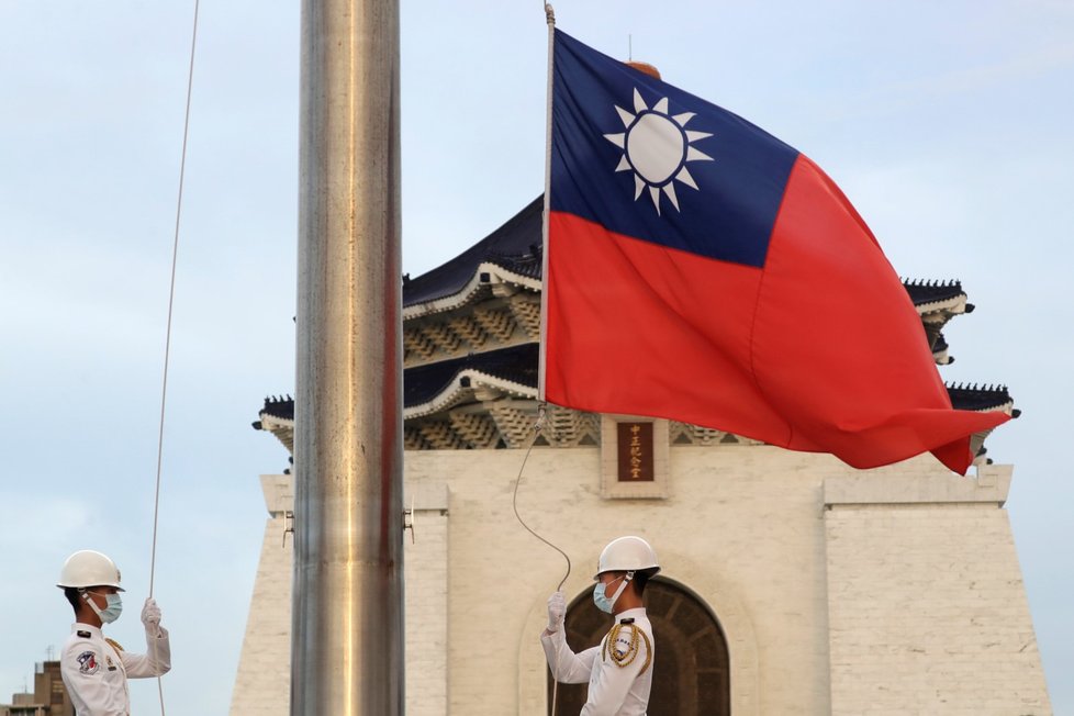 Čína narušila vzdušný prostor Tchaj-wanu. Do vzduchu poslala 21 letadel