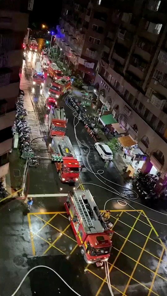 Požár výškového domu na Tchaj-wanu má spoustu obětí.