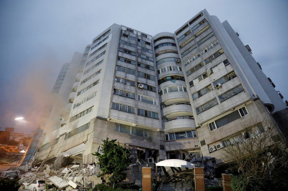 Zemětřesení na Tchaj-wanu má dosud čtyři mrtvé a 243 zraněných