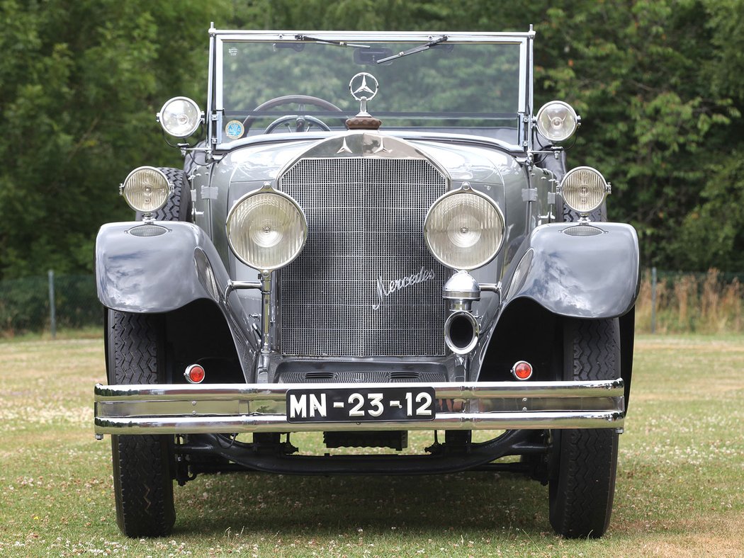 S žárovkami se jezdilo příjemněji, přesto výkony motorů rostly rychleji než jejich svítivost. U Mercedesu 15/70/100 HP (1924)  byl mechanicky spínatelný kompresor, s ním vůz dosahoval 100 koní a 112 km/h, a tak se zkrátka použilo více světlometů.