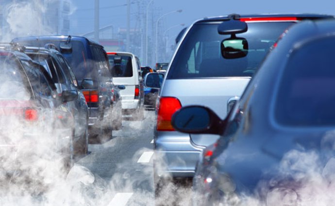 Polovinu škodlivých emisí v Praze produkuje jenom 5 % aut!