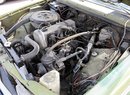 Motor Mercedesu W123 200D s přidaným výměníkem pro ohřívání paliva