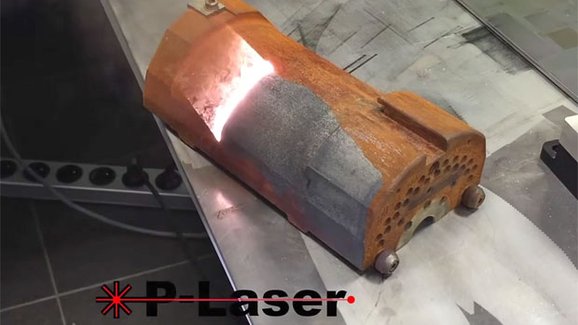 Video: Jako od Horsta Fuchse. Podívejte se, jak laser zázračně ničí rez!
