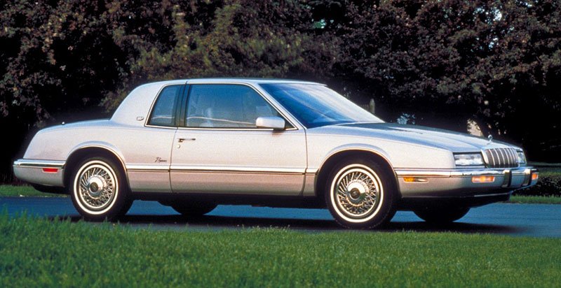Buick Riviera modelového roku 1986 jako první nabídlo dotykovou obrazovku.