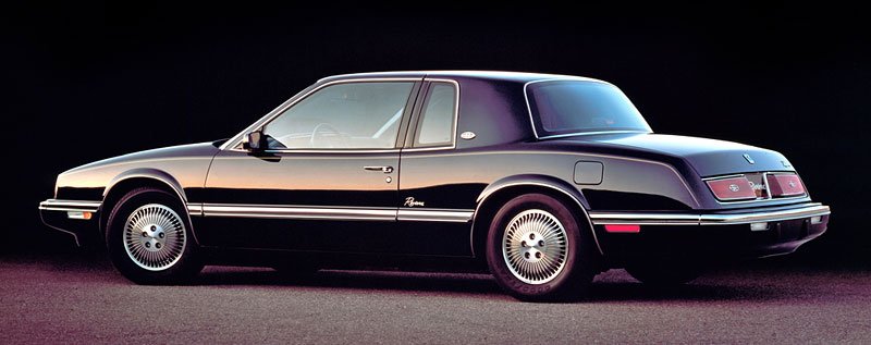 Buick Riviera modelového roku 1986 jako první nabídlo dotykovou obrazovku.