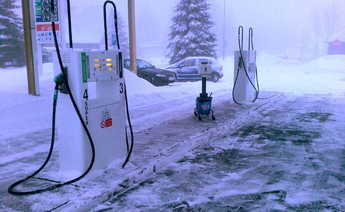 Proč je lepší tankovat naftu až v prosinci? A kdy se používá arktická nafta?