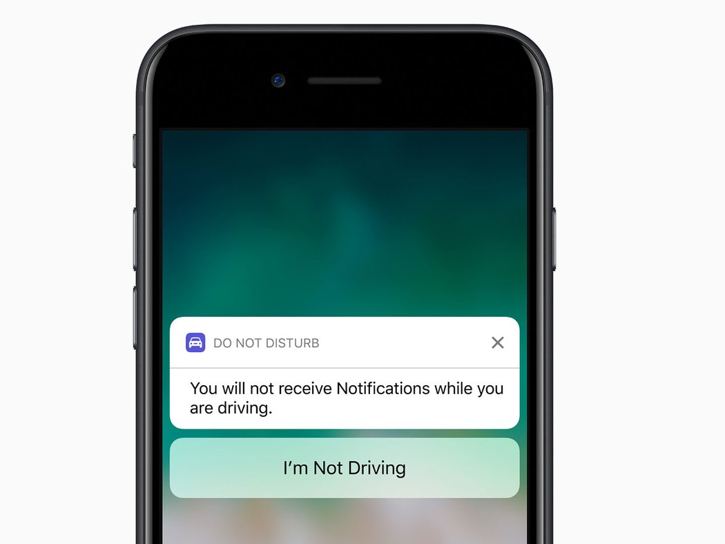 Apple připravil mód, který při řízení omezí notifikace