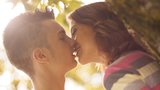 Puberta, první polibky a sex: Jak mají rodiče nastavit hranice?
