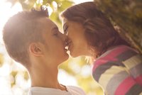 Puberta, první polibky a sex: Jak mají rodiče nastavit hranice?