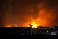 Letiště v plamenech! Nové masivní údery na Írán a exploze v Dubaji. Turisté prchali do tunelu