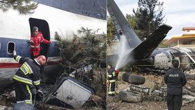 V Teheránu se zřítilo letadlo