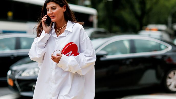 Módní editorka Giovanna Battaglia na fashion weeku v New Yorku (2018)