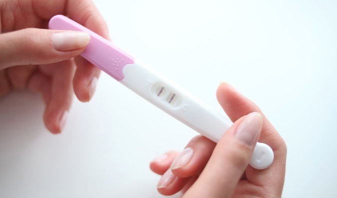 Zděšení v Anglii: Domácí těhotenské testy ukázaly ženám, že jsou v očekávání. Nebyla to ale pravda