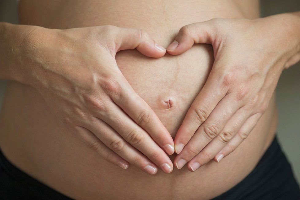 Termíny porodu bývají často nepřesné, říká lékařka. Ženy jsou tak díky tomu vystaveny jeho zbytečnému vyvolání