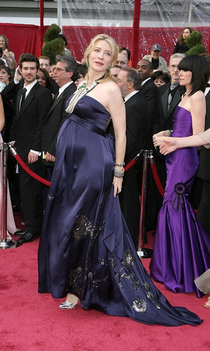 Herečka Cate Blanchett v šatech Dries Van Noten na udílení Oscarů v roce 2008.