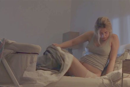 No fuj, žena po porodu! Reklama, která se nesměla objevit v přenosu z Oscarů 