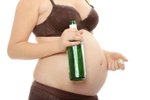 Alkohol a těhotenství nejdou dohromady. Žena do rovnice doplnila i řízení motorového vozidla!