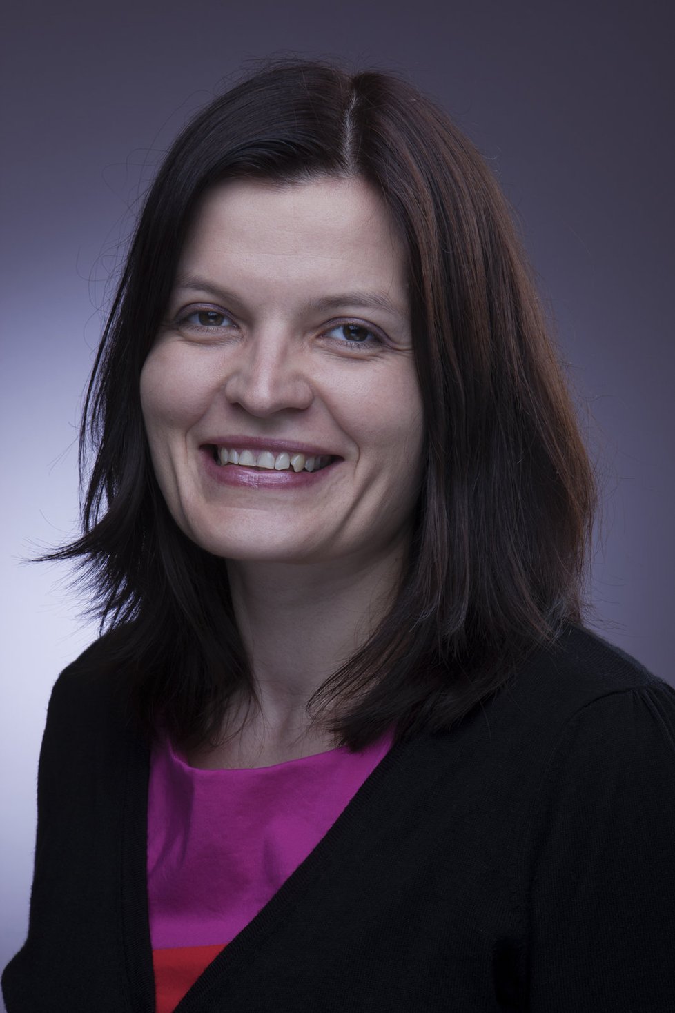 Alice Tejkalová působí na Karlově univerzitě na katedře žurnalistiky.