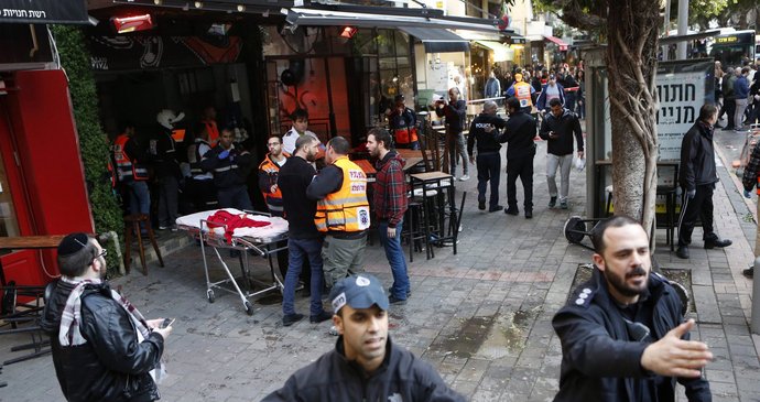 Když vraždil, tak se usmíval: Útočník v Tel Avivu zastřelil dva lidi, několik zranil