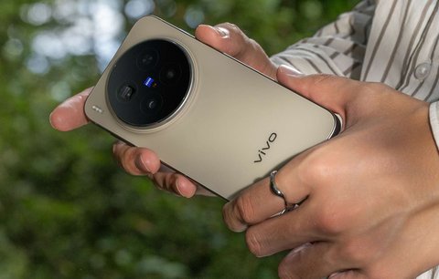 Nový vlajkový smartphone, který zachytí krásu vašich dní