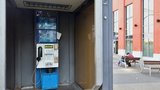 Telefonní budky v Česku definitivně končí. Stát je už nechce dotovat