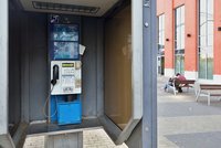 Telefonní budky v Česku definitivně končí. Stát je už nechce dotovat