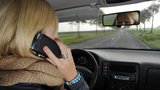 Kontroverzní studie: Telefonování za jízdy nezvyšuje nebezpečí autonehody při řízení!