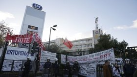 Do ulic kvůli zrušené televizi vyšli demonstranti