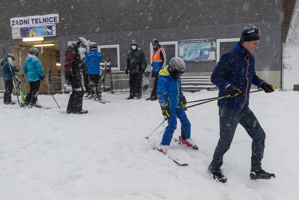 Skiareál Telnice chtěl v sobotu 23. 1. 2021 otevřít, zatrhla to ale policie.