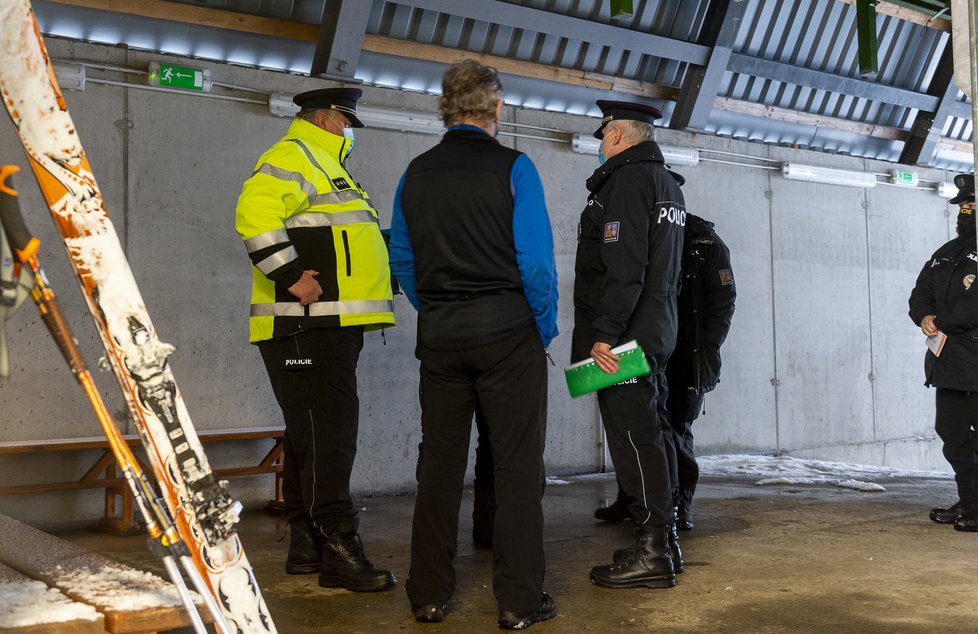 Skiareál Telnice chtěl v sobotu 23.1.2021 otevřít, zatrhla to ale policie.