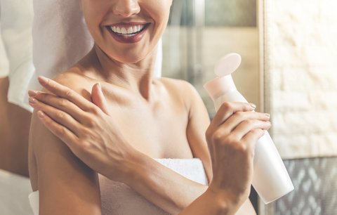 Test tělových mlék a másel pro suchou pokožku: Která pleť hydratují a dobře se vstřebávají?