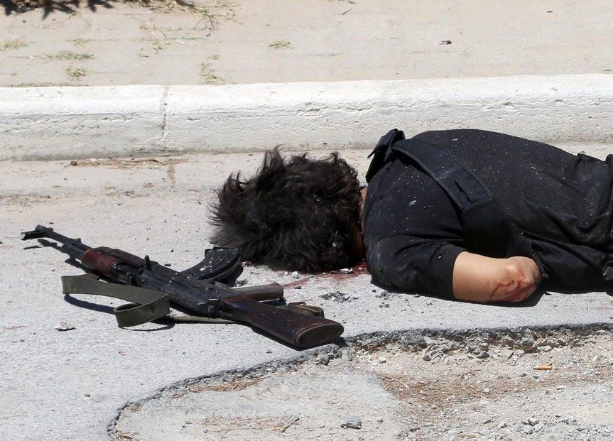 Tělo zabitého atentátníka z Tuniska
