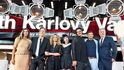 Herci, režiséři a manželé Kevin Bacon a Kyra Sedgwicková (druhý a třetí zleva) uvedli svůj Rodinný film Herci, režiséři a manželé Kevin Bacon a Kyra Sedgwicková (druhý a třetí zleva) uvedli svůj Rodinný film