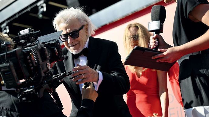 Harvey Keitel proslul jako padouch ve snímcích jako Špinavé ulice, Reservoir Dogs nebo Pulp Fiction: Historky z podsvětí. Jeho filmový debut Kdo to klepe na moje dveře (1967) byl zároveň celovečerním debutem Martina Scorseseho. Harvey Keitel proslul jako padouch ve snímcích jako Špinavé ulice, Reservoir Dogs nebo Pulp Fiction: Historky z podsvětí. Jeho filmový debut Kdo to klepe na moje dveře (1967) byl zároveň celovečerním debutem Martina Scorseseho.