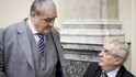 Neporozuměli si ani prezident Miloš Zeman a ministr zahraničí Karel Schwarzenberg, oba kladoucí důraz na zcela jiné hlavní principy zahraniční politiky Neporozuměli si ani prezident Miloš Zeman a ministr zahraničí Karel Schwarzenberg, oba kladoucí důraz na zcela jiné hlavní principy zahraniční politiky