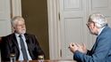 „Věřím, že Andrej Babiš dříve nebo později pochopí, že je v jeho zájmu, aby faktická spolupráce mezi námi i přes některé rozdílné názory probíhala.“ „Věřím, že Andrej Babiš dříve nebo později pochopí, že je v jeho zájmu, aby faktická spolupráce mezi námi i přes některé rozdílné názory probíhala.“