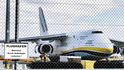 Ukrajinské letadlo Antonov na letišti v Lipsku, kde měl zaútočit dron se semtexem Ukrajinské letadlo Antonov na letišti v Lipsku, kde měl zaútočit dron se semtexem