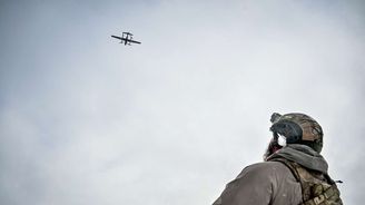 České vojsko zaostává. Má málo bezpilotních prostředku, chybějí operátoři a velitelé tápou České vojsko zaostává. Má málo bezpilotních prostředku, chybějí operátoři a velitelé tápou