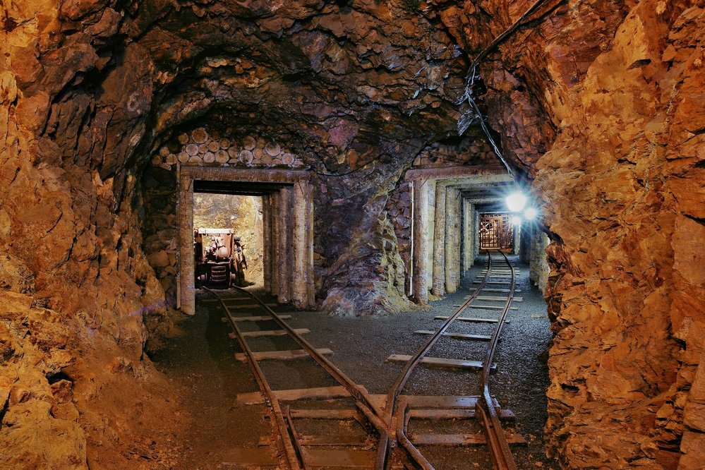 Významnou oblastí pro těžbu uranu, na kterou se posílali nepohodlní , byl i Horní Slavkov na Sokolovsku.
