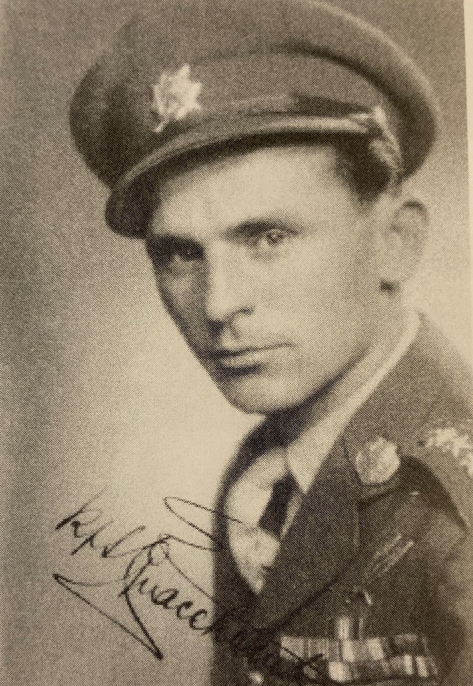 Vězněm tábora byl i generálmajor Antonín Špaček, který bojoval za druhé světové války na západní frontě a byl účastníkem vylodění v Normandii a který byl po květnu 1945 velitelem Hradní stráže.
