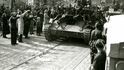 Nálada v Sudetech nebyla po válce přívětivá vůči Němcům, Ústí i další města hlídala Rudá armáda i Revoluční gardy