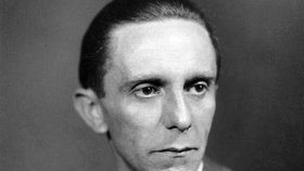 „Kulhavý skřet“ Goebbels přijel do Prahy za Baarovou, zklamaný se pak opil a spustil s operní zpěvačkou