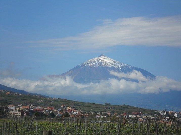 Drama v dovolenkovém ráji. Turisti zůstali uvězněni v lanovce nad kráterem sopky Teide.