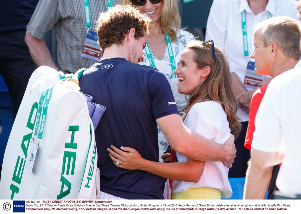 Andy Murray a Kim Searsová se dočkali narození potomka