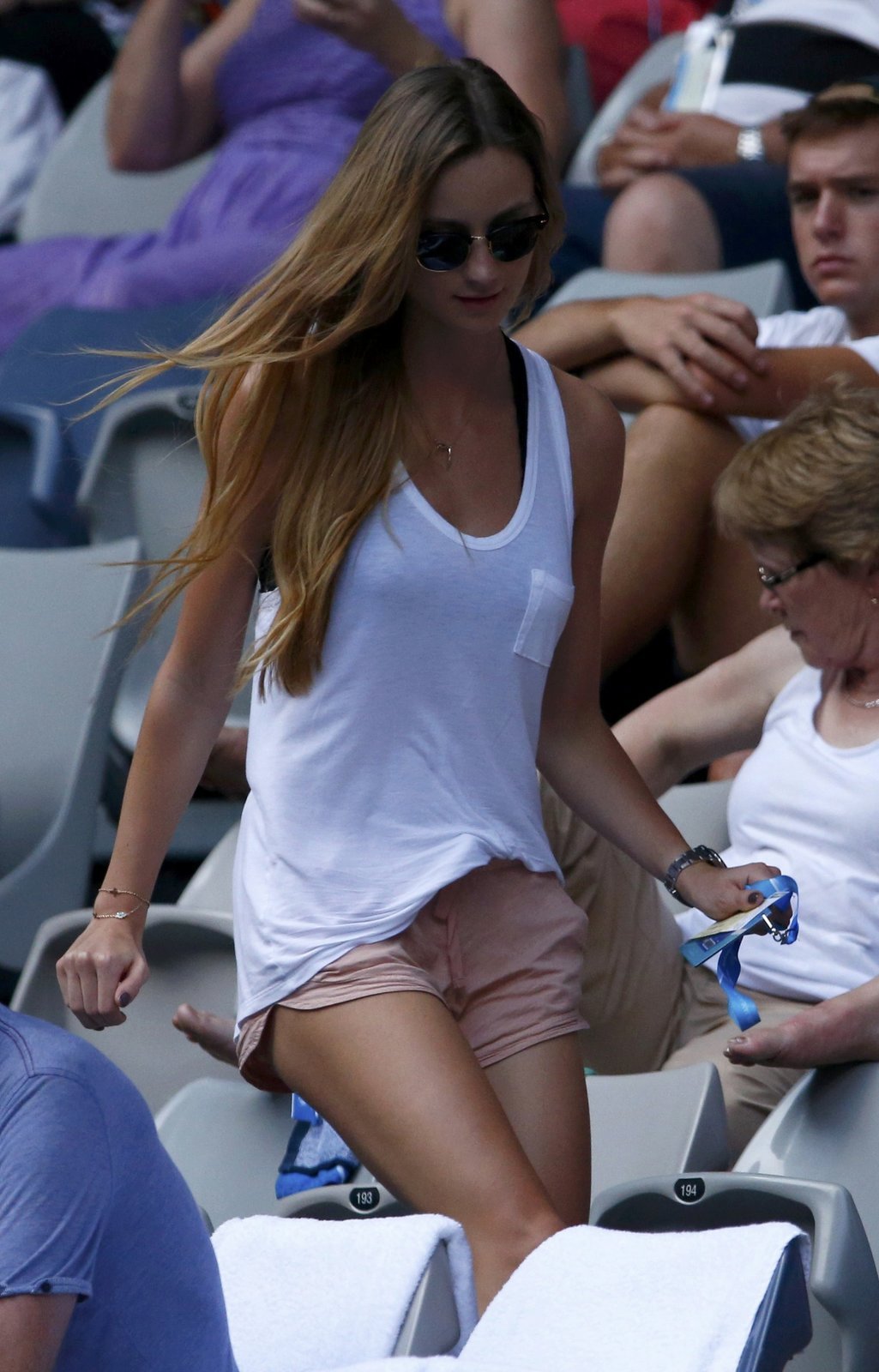 Tomáši, do toho! Berdychova přítelkyně Ester Sátorová v Melbourne nemůže chybět.