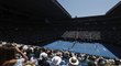 Nabité hlediště v Melbourne při čtvrtfinále Australian Open mezi Karolínou Plíškovou a Serenou Williamsovou