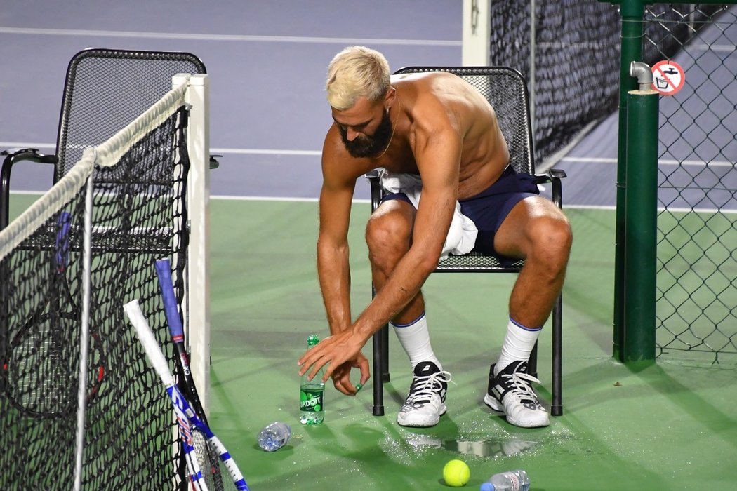 Francouz Benoit Paire prohrává a baví se tím